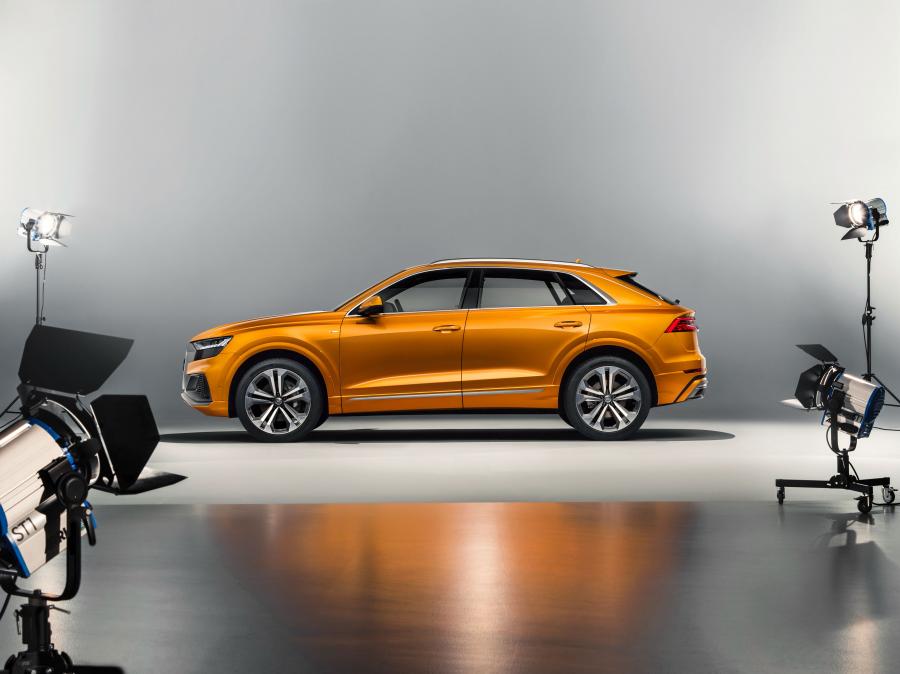  Audi Q8 50 TDI Quattro S-Line 2018 года  (WW) (фото 43 из 63)